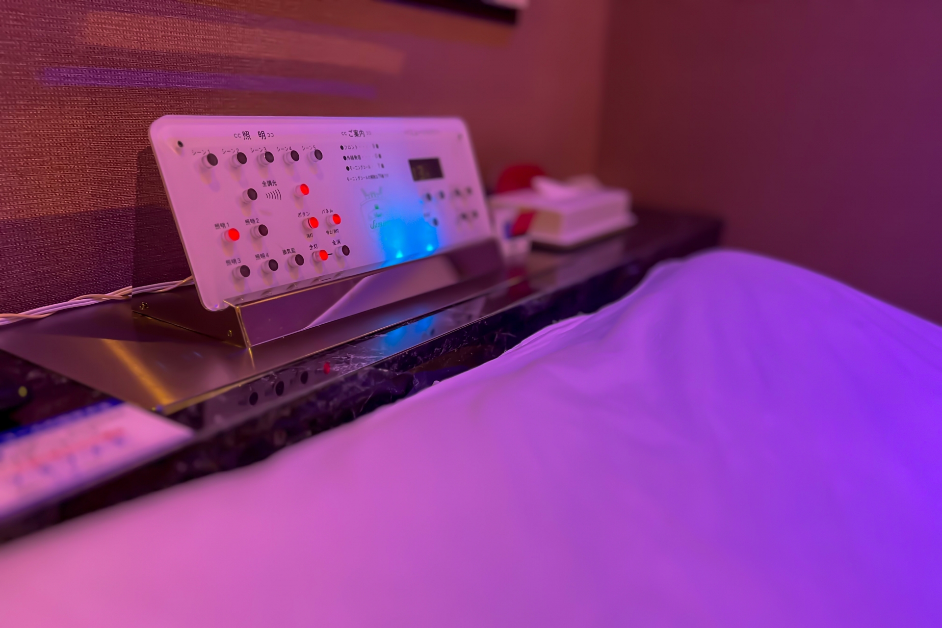 ラブホテルのベッド